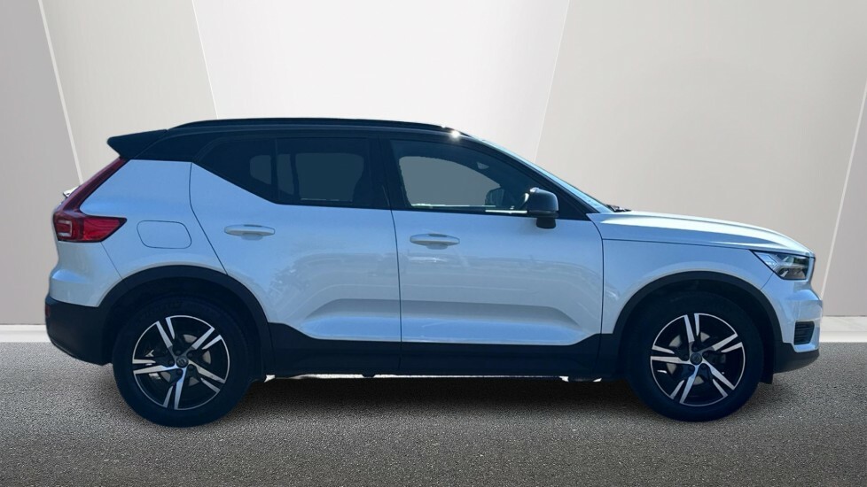 Volvo XC40 R-design, T3 LV21FTJ White #3