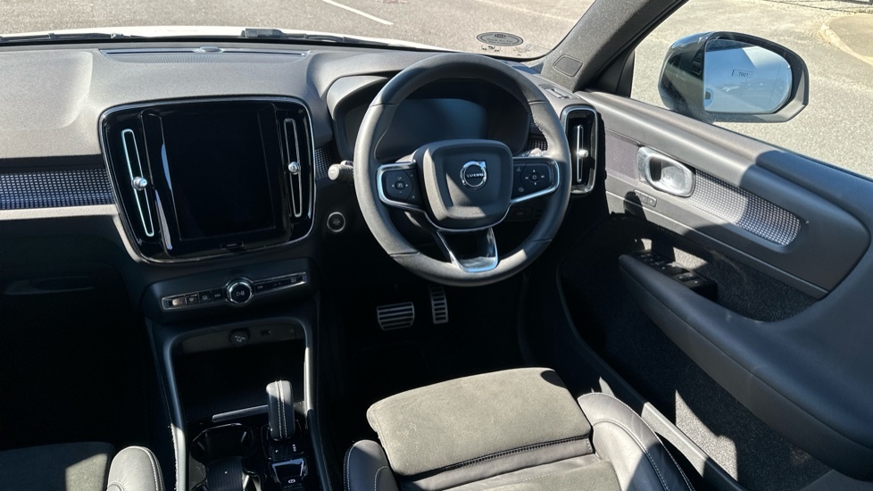 Volvo XC40 R-design, T3 LV21FTJ White #4