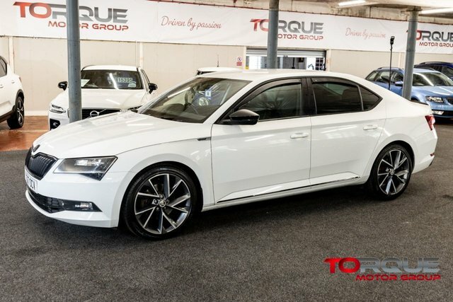 Skoda Superb 2.0 Tdi Sportline Hatchback Dsg 6S White #5