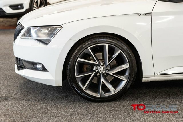 Skoda Superb 2.0 Tdi Sportline Hatchback Dsg 6S White #5