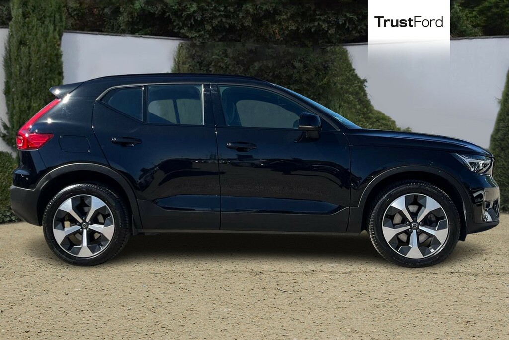 Volvo XC40 2.0 B3 Mhev Plus Dark Navigation Heated Seats St YG24NPS Black #3