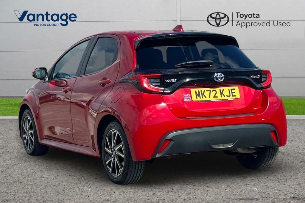 Toyota Yaris 1.5 Vvt-h Design E-cvt Euro 6 Ss MK72KJE Red #4