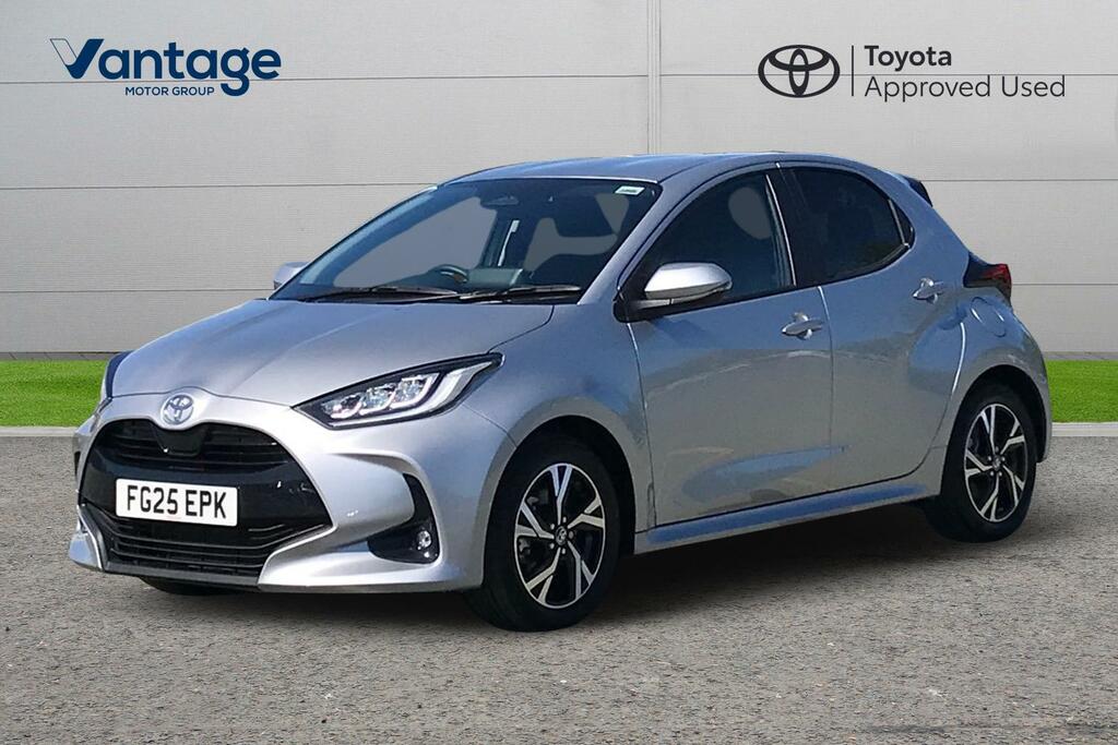 Toyota Yaris 1.5 Vvt-h Design E-cvt Euro 6 Ss FG25EPK Silver #3