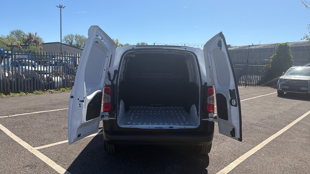 Peugeot Partner Professional White #4