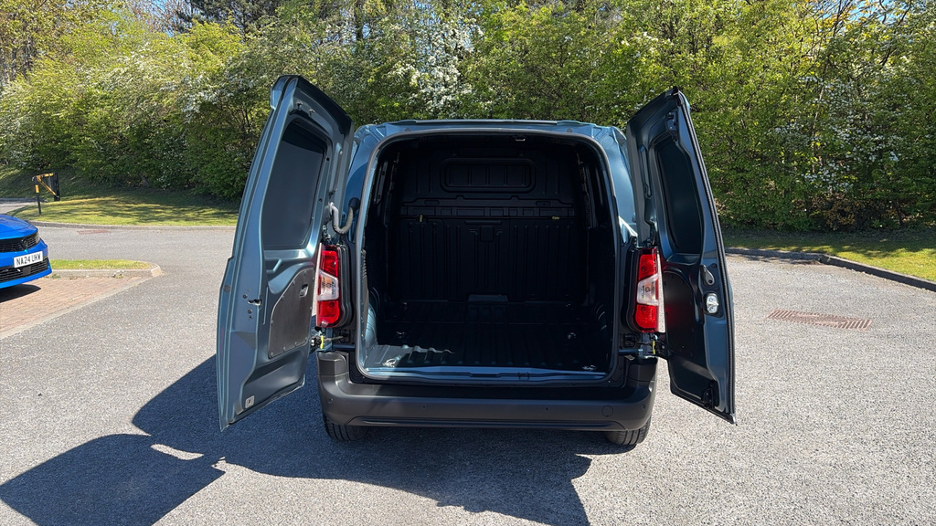 Vauxhall Combo Prime Plus DV75UYA Blue #3