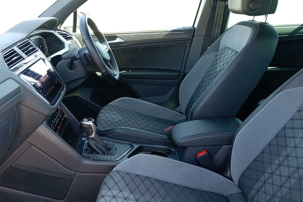 Volkswagen Tiguan Volkswagen Tiguan R-line Edition 1.5 Tsi 150Ps 7-S FN23TZO Silver #2