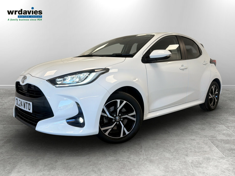 Toyota Yaris 1.5 Hybrid Design Cvt DL24WTO White #3