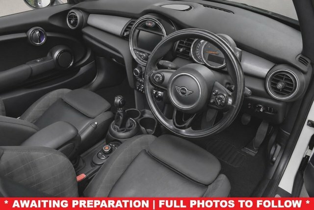 Mini Convertible 2019 1.5 136 Cooper Classic Convertible Manu GC19ZXS White #2