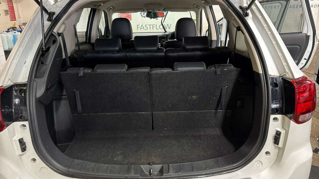 Mitsubishi Outlander Mivec Exceed Silver #9