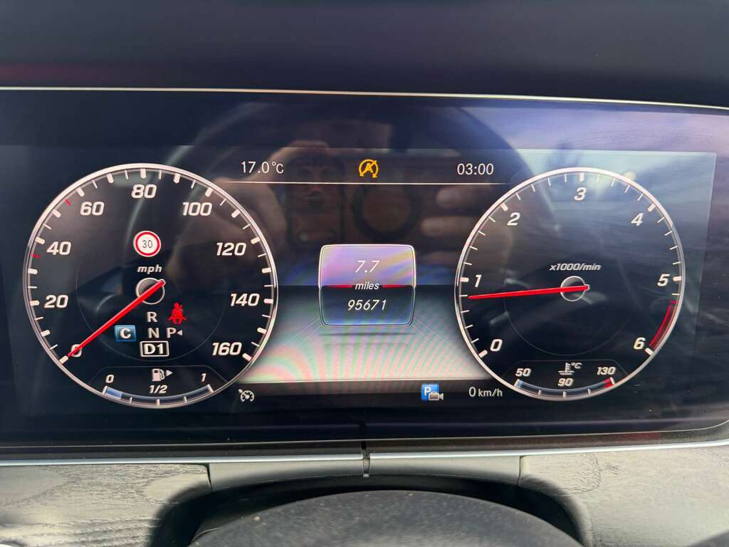 Mercedes-Benz E Class 2.0L E 220 D Amg Line 192 Bhp Grey #32