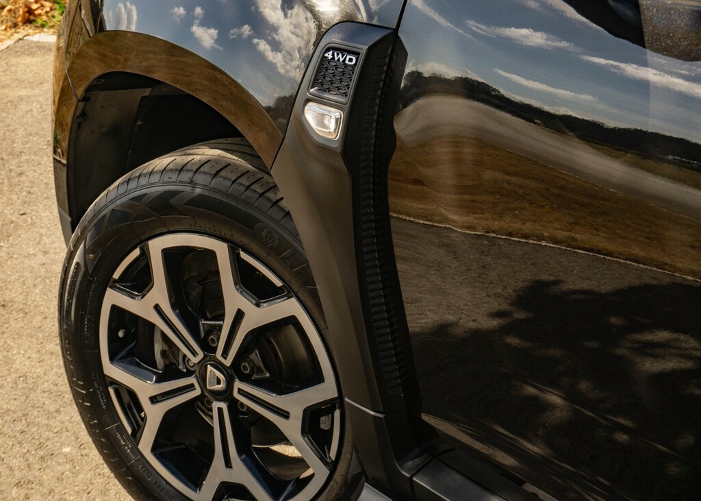 Dacia Duster  Black #38