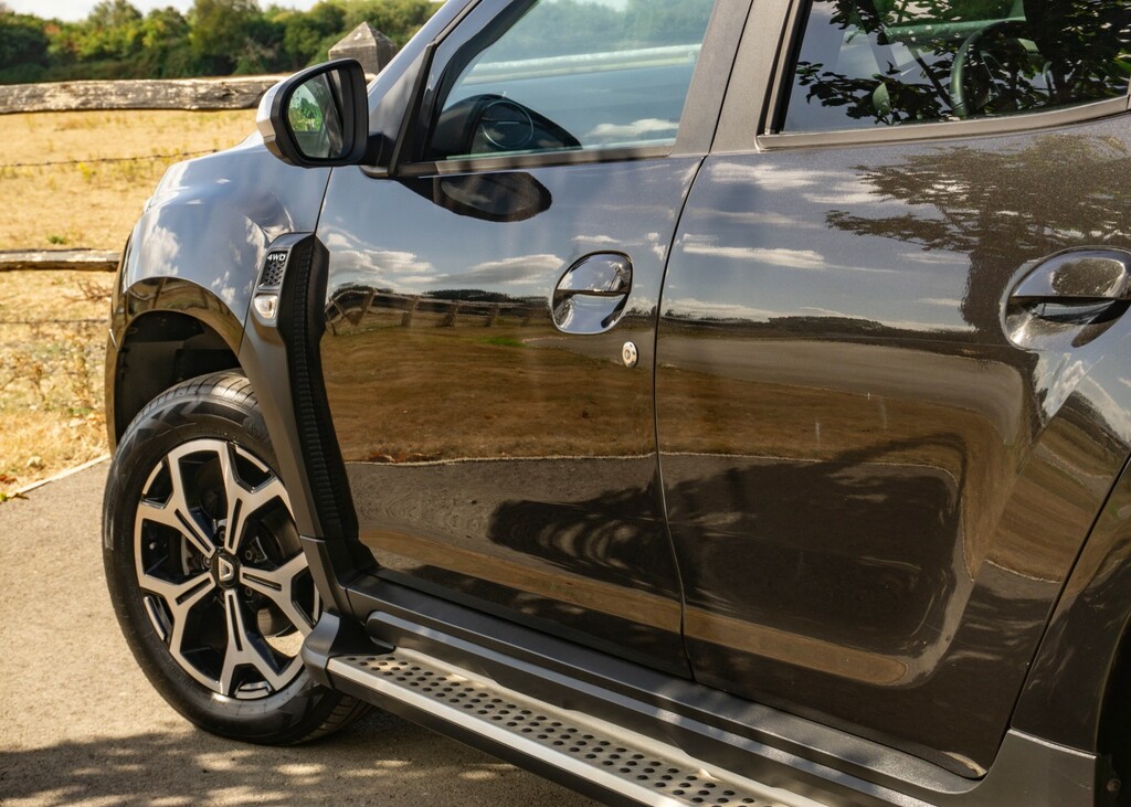 Dacia Duster  Black #20