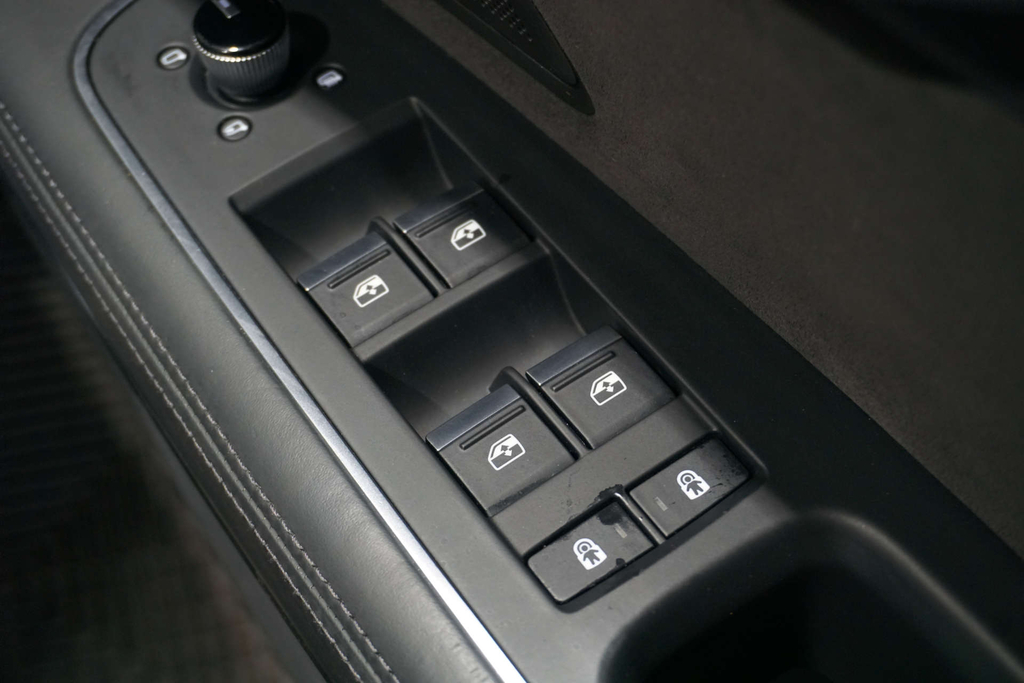 Audi A8 3L Null Black #68