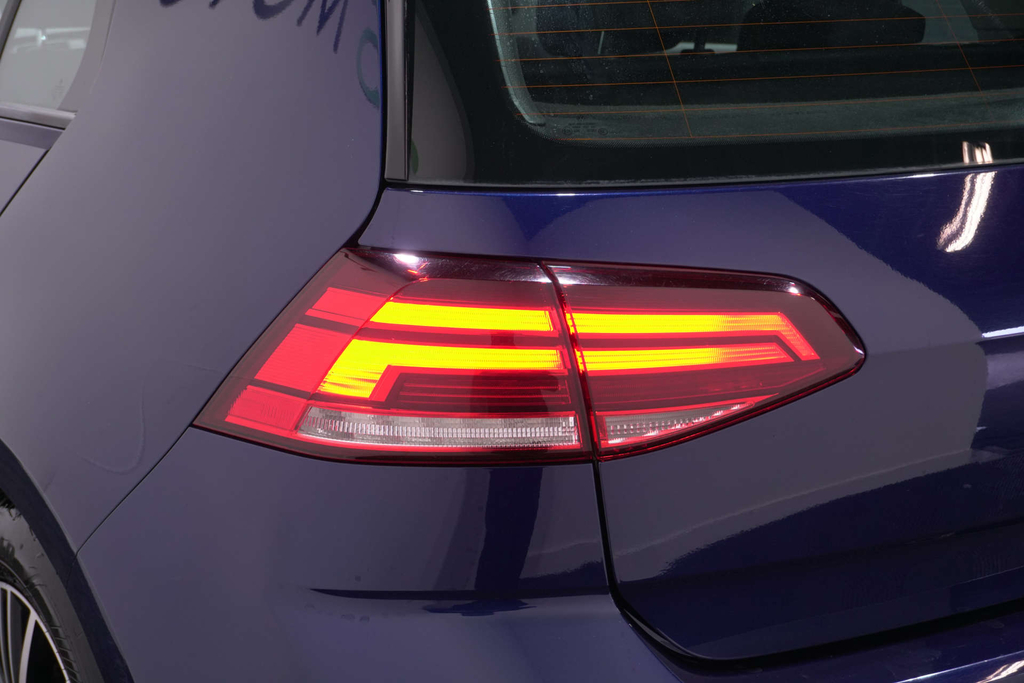 Volkswagen Golf Hatchback Red #30