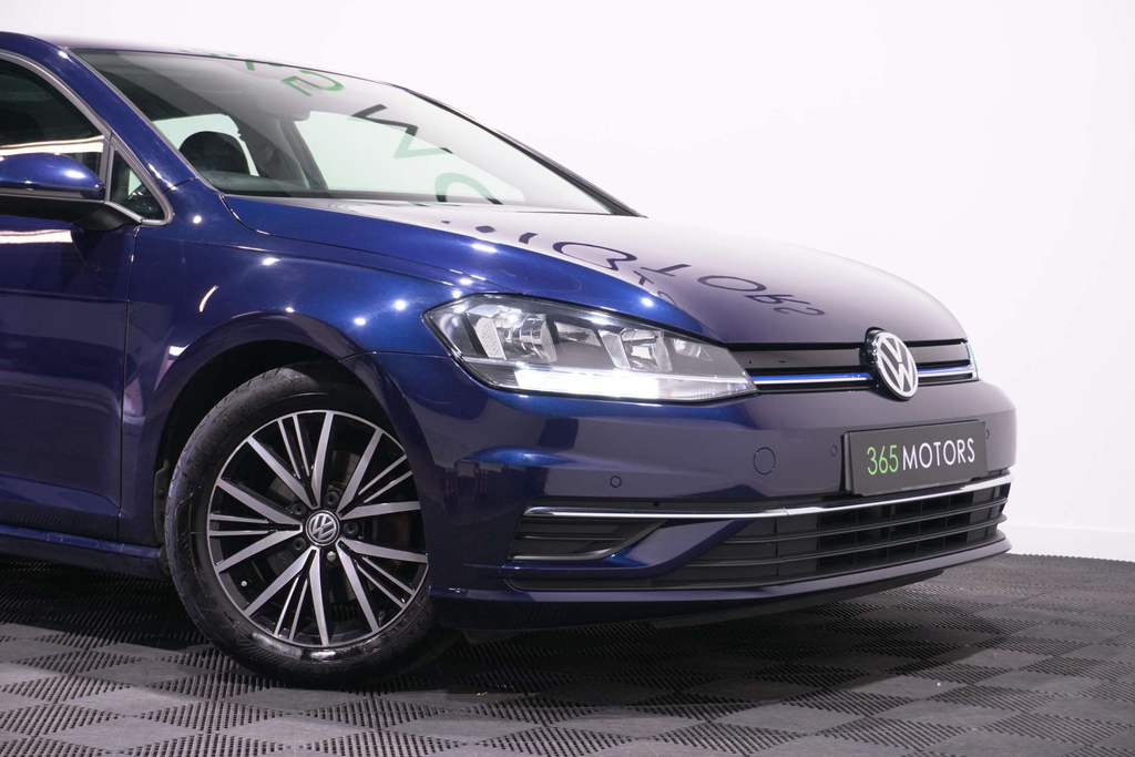 Volkswagen Golf Hatchback Red #25