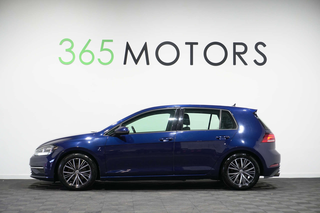 Volkswagen Golf Hatchback Red #7