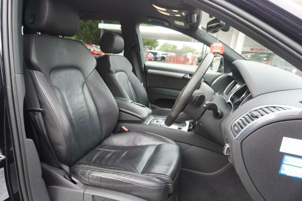 Audi Q7 White #16