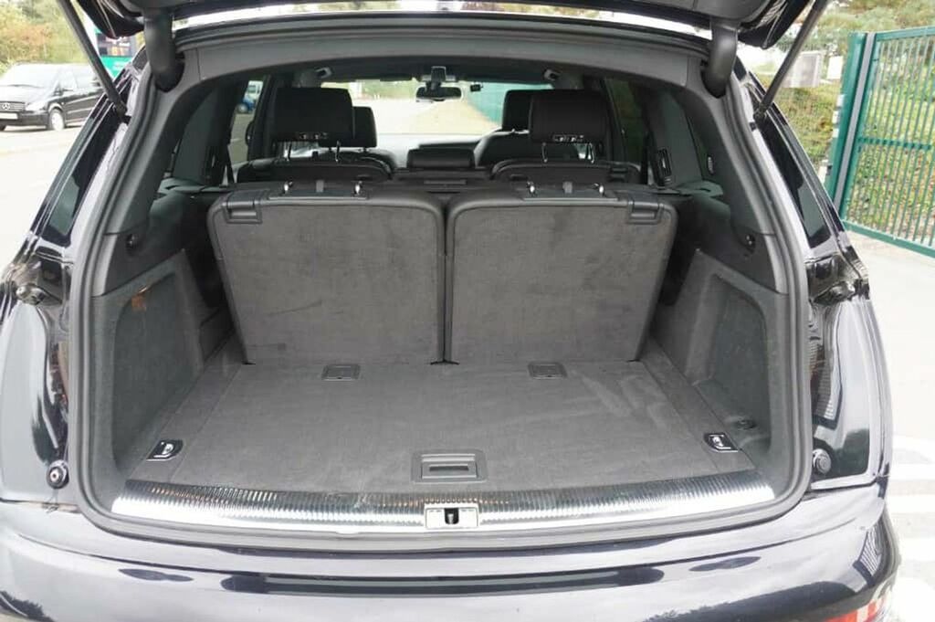 Audi Q7 White #9
