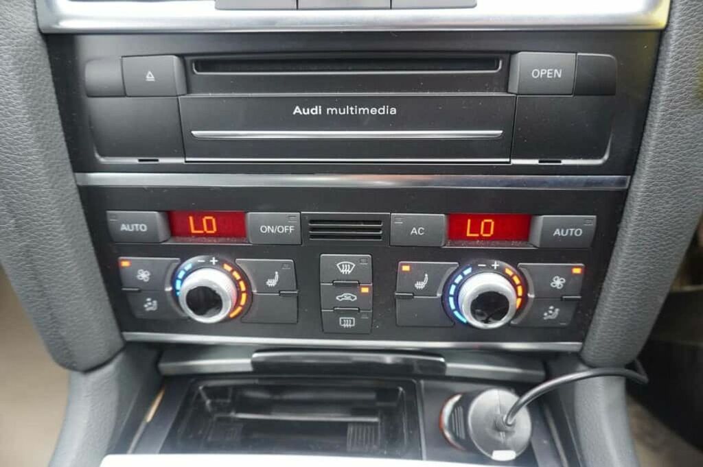 Audi Q7 White #25