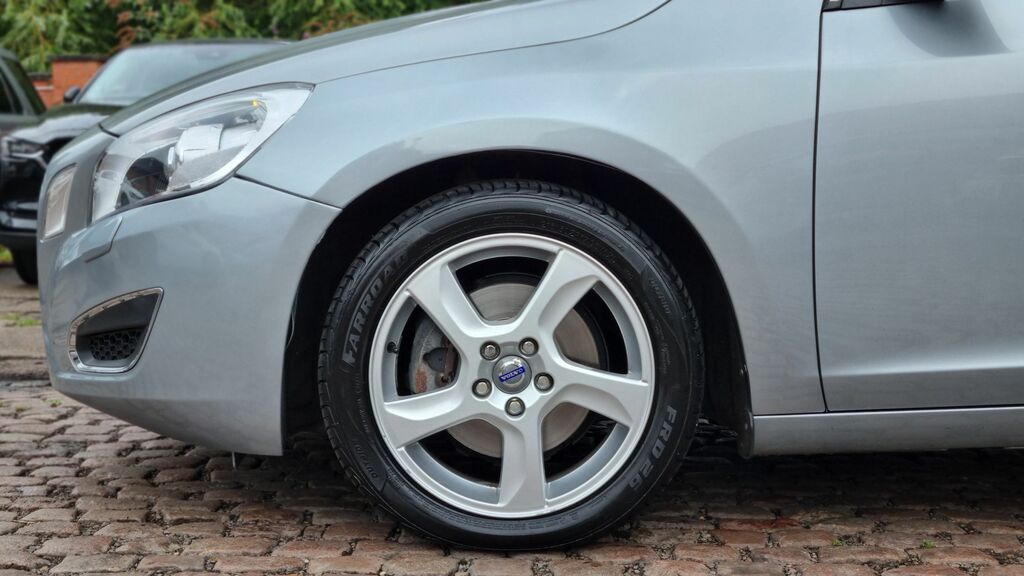Volvo V60 2.4 D5 Se Lux Silver #14