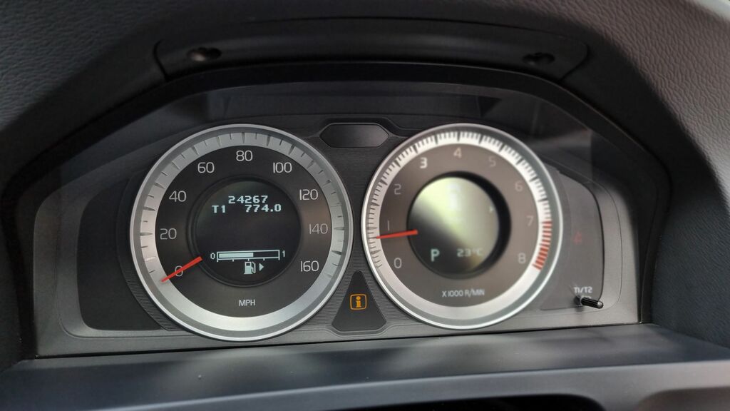 Volvo V60 2.4 D5 Se Lux Silver #22