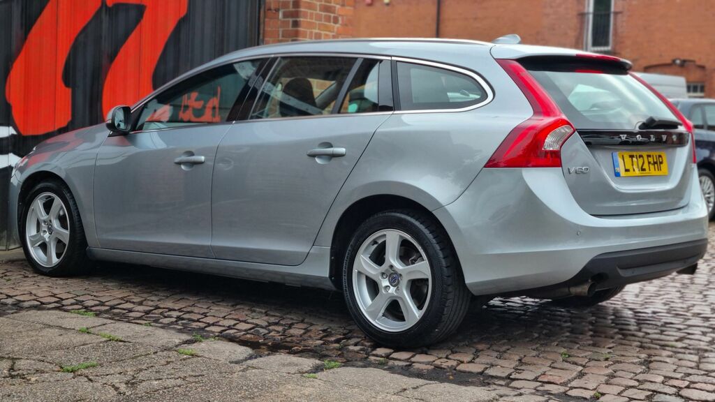 Volvo V60 2.4 D5 Se Lux Silver #27