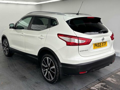 Nissan Qashqai 1.2 Dig-t Tekna White #4