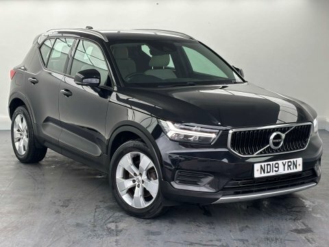 Volvo XC40 2.0 T4 Momentum Black