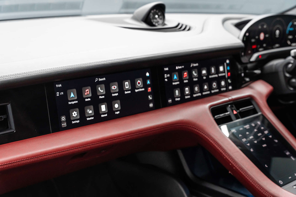 Porsche Taycan 4X2 #4