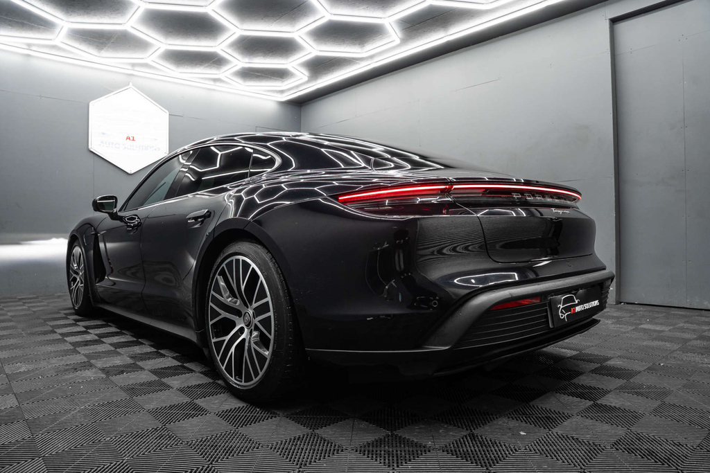 Porsche Taycan 4X2 #5