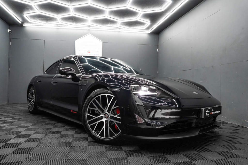 Porsche Taycan 4X2