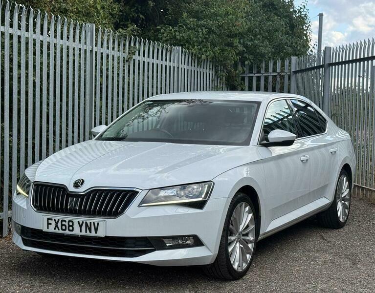 Skoda Superb 2.0 Tsi Se L FX68YNV White #3