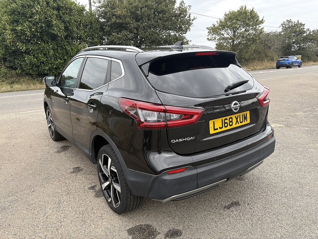 Nissan Qashqai Dig-t Tekna LJ68XUM Black #4