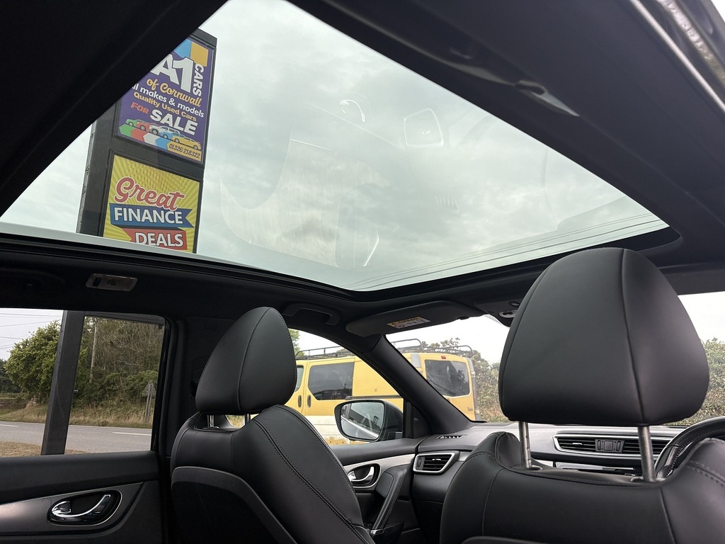 Nissan Qashqai Dig-t Tekna LJ68XUM Black #6