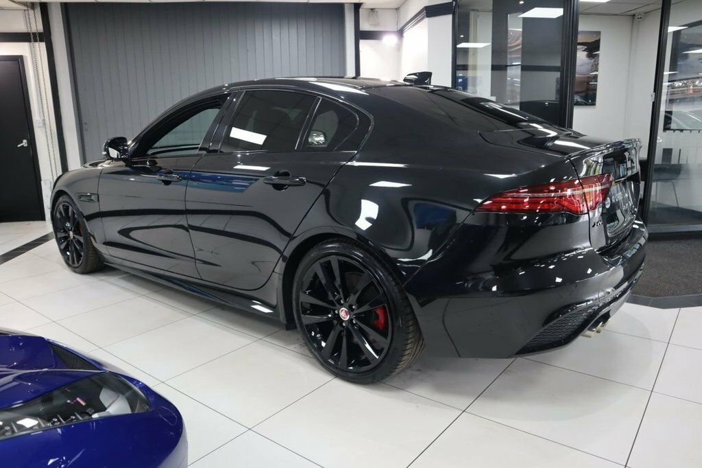 Jaguar XE 2L R-dynamic Hse Black Black #4