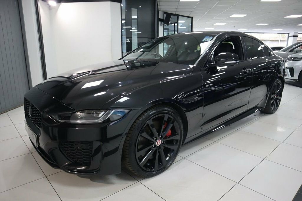 Jaguar XE 2L R-dynamic Hse Black Black #3