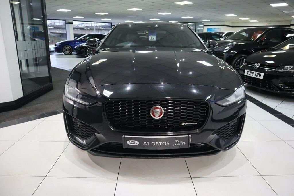 Jaguar XE 2L R-dynamic Hse Black Black #2