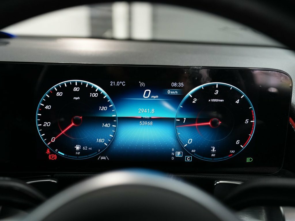 Mercedes-Benz GLB Class 2L Amg Line Black #4