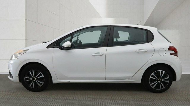 Peugeot 208 Puretech Access Ac Euro White #2