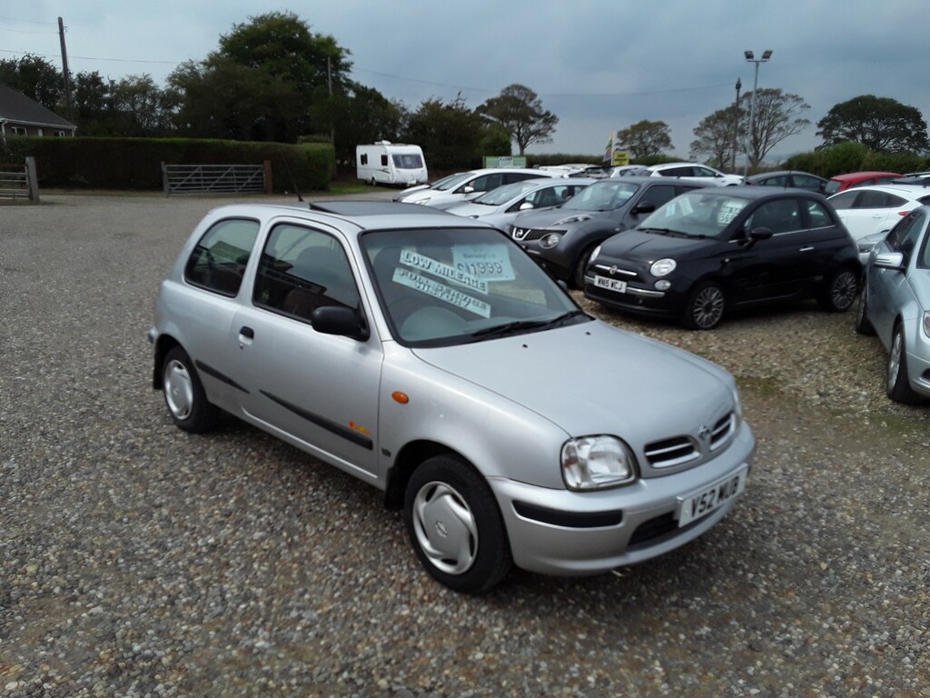 Nissan Micra 1.0 16V Inspiration Limited Edition Silver