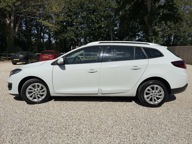 Renault Megane 1.5 Dci Dynamique Nav Sport Tourer Manu White #5
