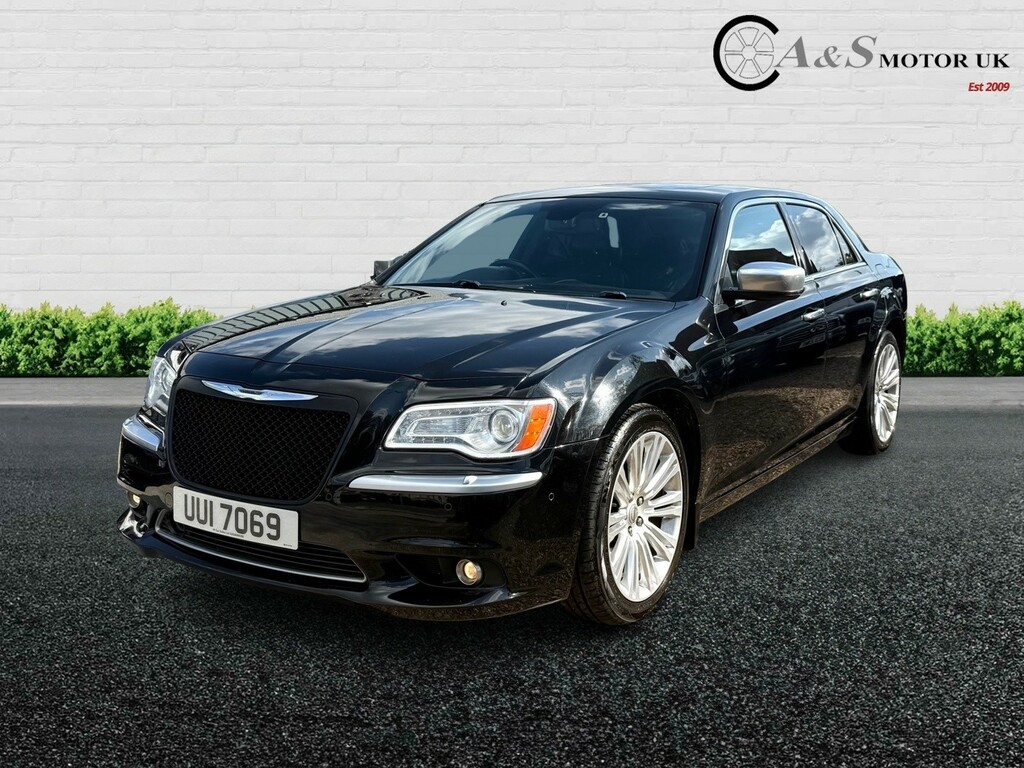 Chrysler 300C Saloon 3.0 Crd V6 Executive 201313 Black