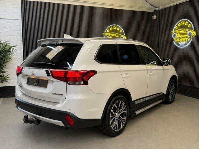 Mitsubishi Outlander 2.2 Di-d 4 Suv 4Wd Euro 6 147 Ps White #6