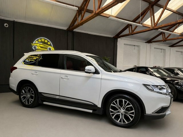 Mitsubishi Outlander 2.2 Di-d 4 Suv 4Wd Euro 6 147 Ps White #2