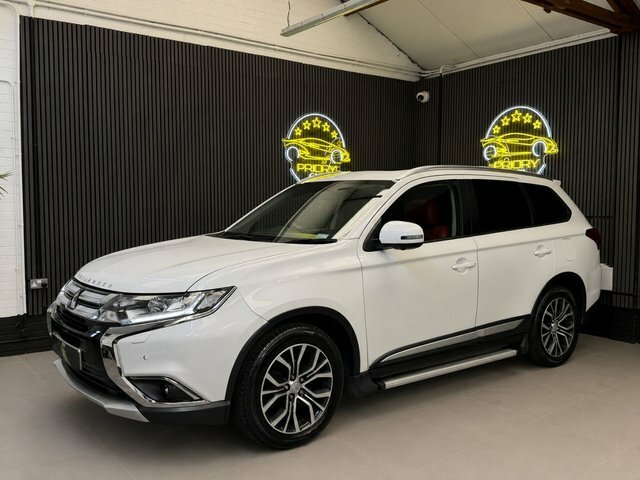 Mitsubishi Outlander 2.2 Di-d 4 Suv 4Wd Euro 6 147 Ps White #3
