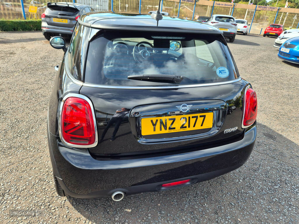Mini Hatch 1.5 Cooper II YNZ2177 Black #6