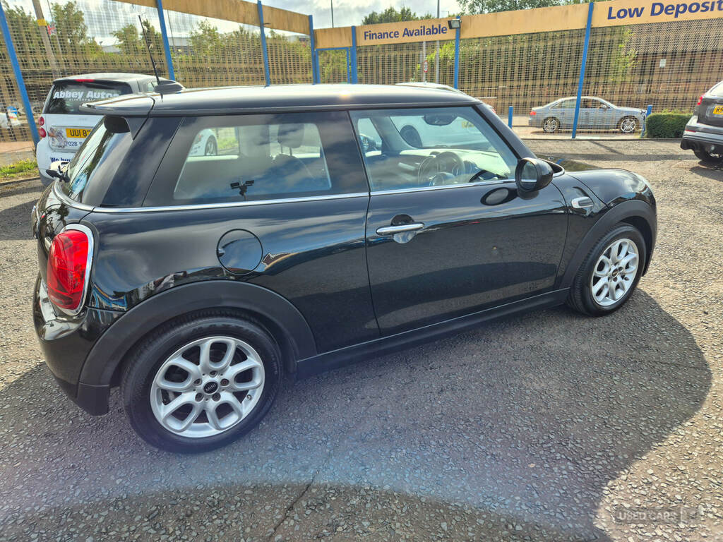 Mini Hatch 1.5 Cooper II YNZ2177 Black #4