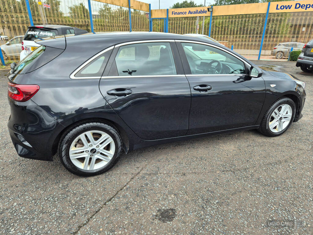 Kia Ceed 1.6 Crdi Isg 2 KR68HFL Black #4