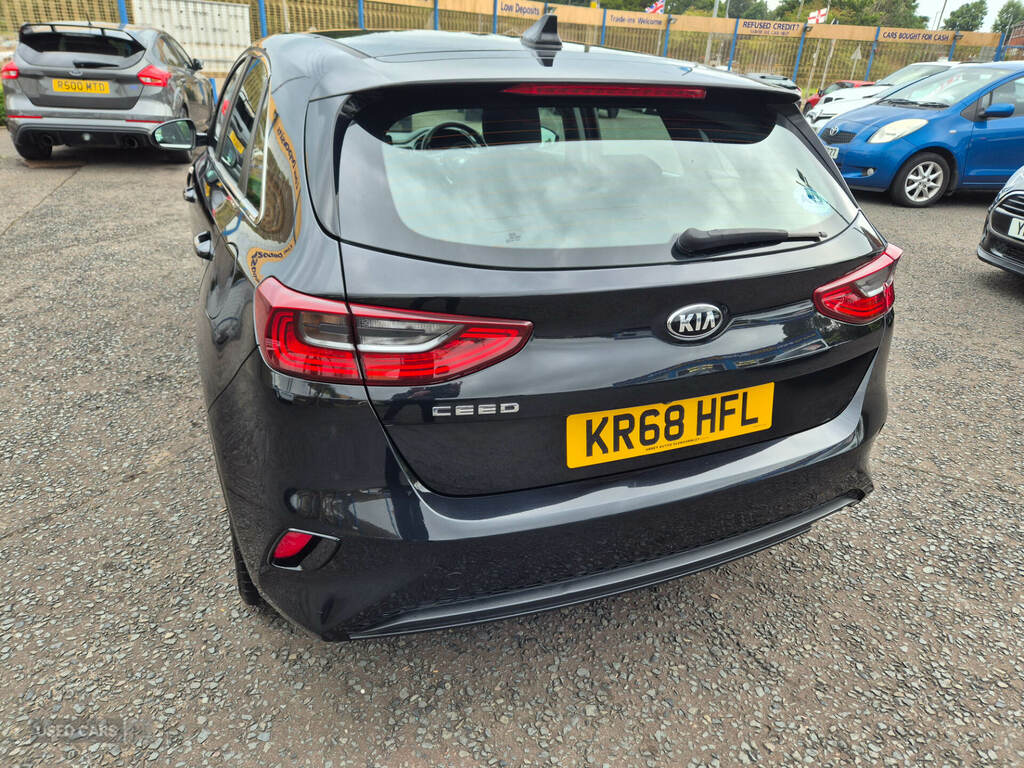 Kia Ceed 1.6 Crdi Isg 2 KR68HFL Black #6