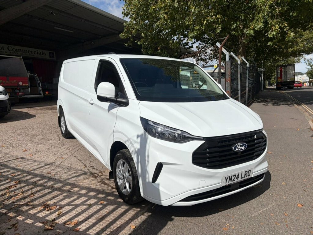 Ford Transit Custom 2L Limited YM24LRO White